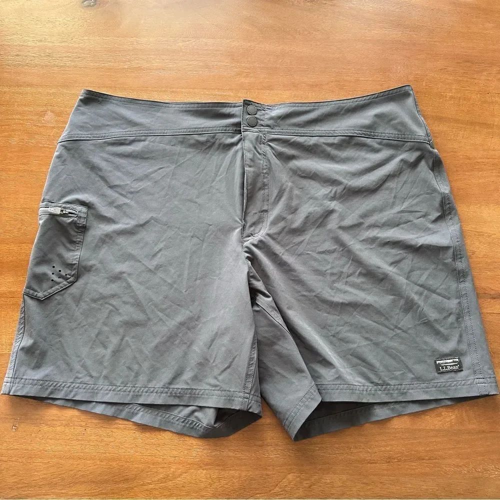 LL Bean Women's Grey Lightweight Outdoor Casual Hiking Shorts Size 18